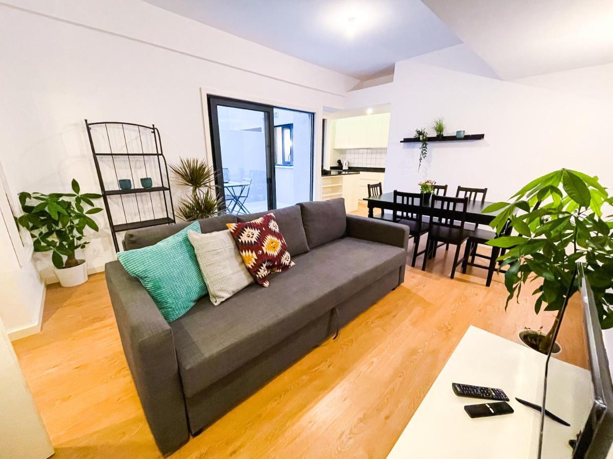 Travel And Live Apartments Porto Bagian luar foto