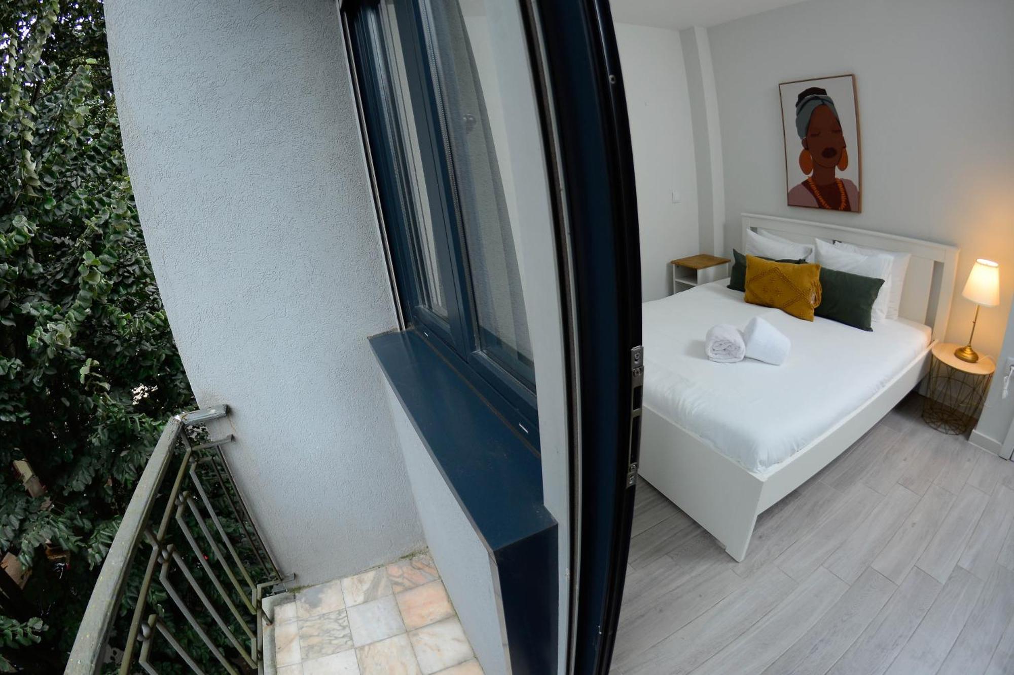 Travel And Live Apartments Porto Bagian luar foto